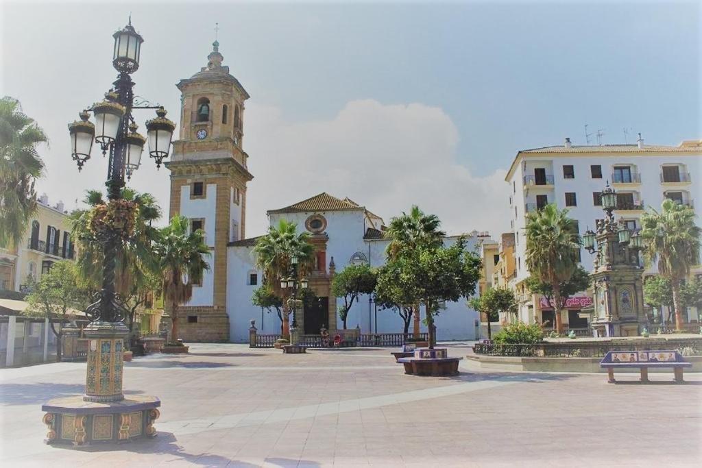 Coqueto Apartamento Nuevo En Pleno Centro De Algeciras Bb Luaran gambar