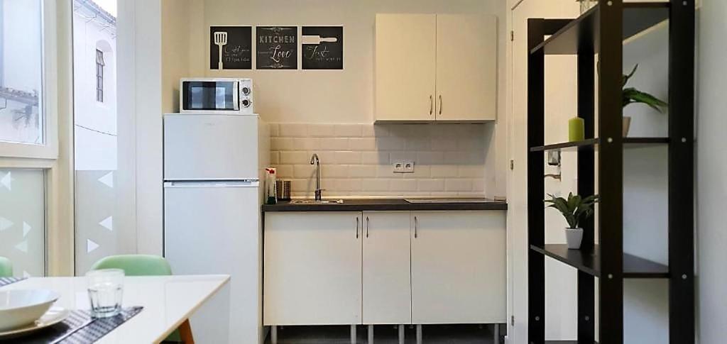 Coqueto Apartamento Nuevo En Pleno Centro De Algeciras Bb Luaran gambar