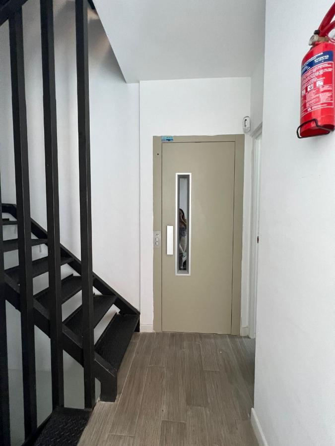 Coqueto Apartamento Nuevo En Pleno Centro De Algeciras Bb Luaran gambar